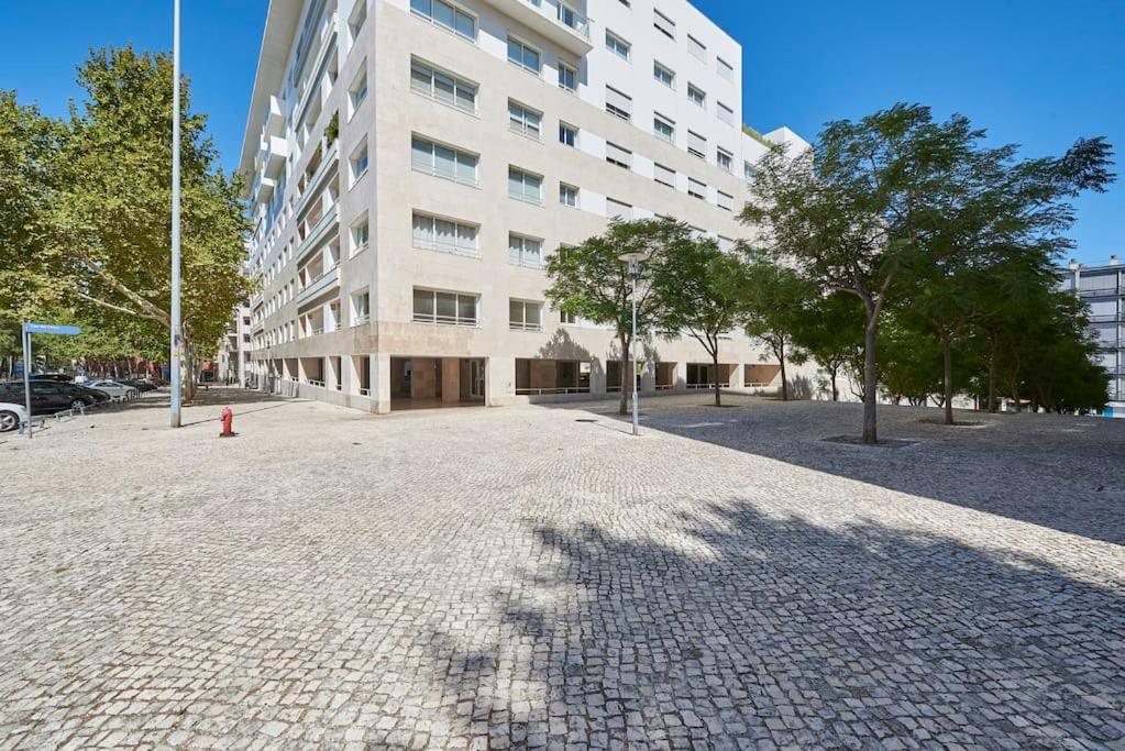 Modern Apartment In Parque Das Nacoes 리스본 외부 사진