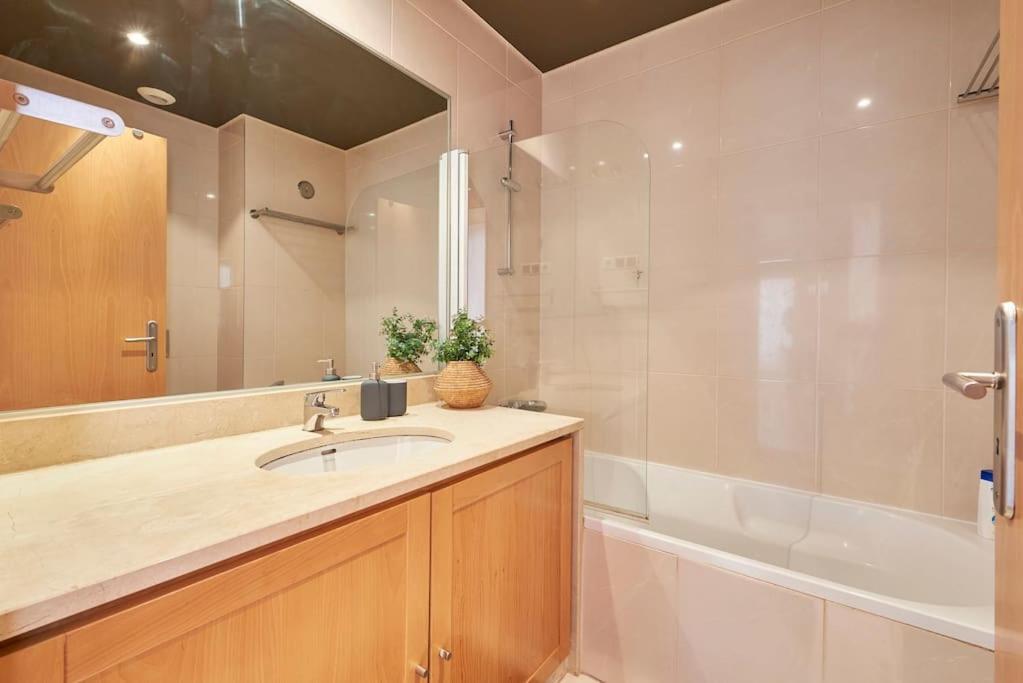 Modern Apartment In Parque Das Nacoes 리스본 외부 사진
