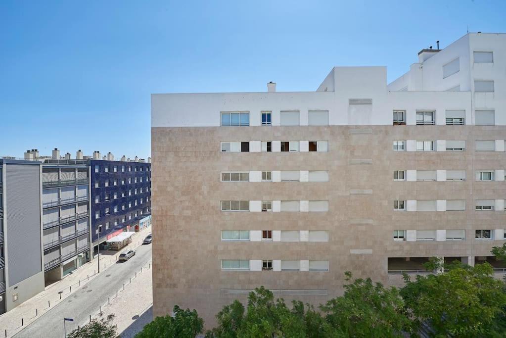 Modern Apartment In Parque Das Nacoes 리스본 외부 사진