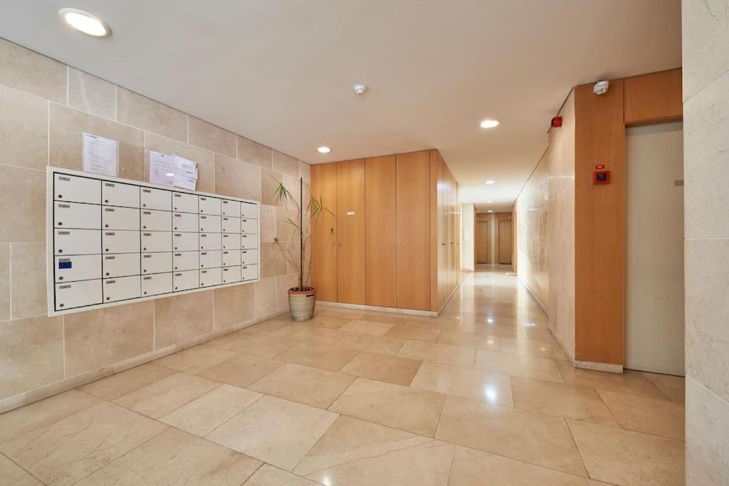 Modern Apartment In Parque Das Nacoes 리스본 외부 사진
