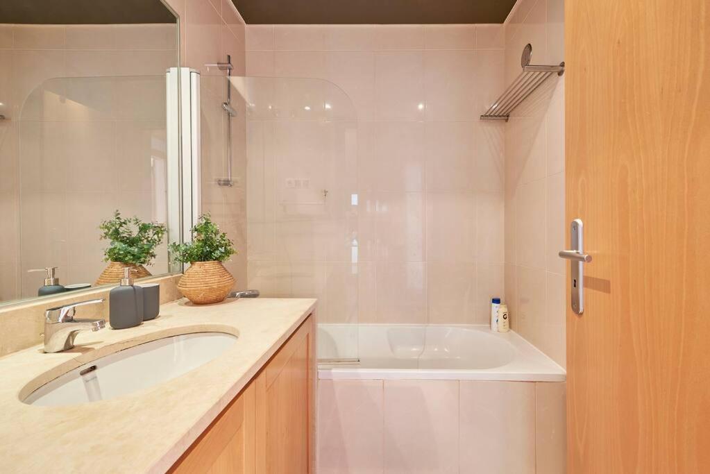 Modern Apartment In Parque Das Nacoes 리스본 외부 사진