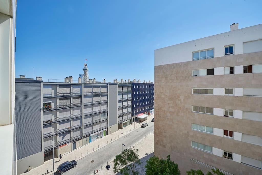 Modern Apartment In Parque Das Nacoes 리스본 외부 사진